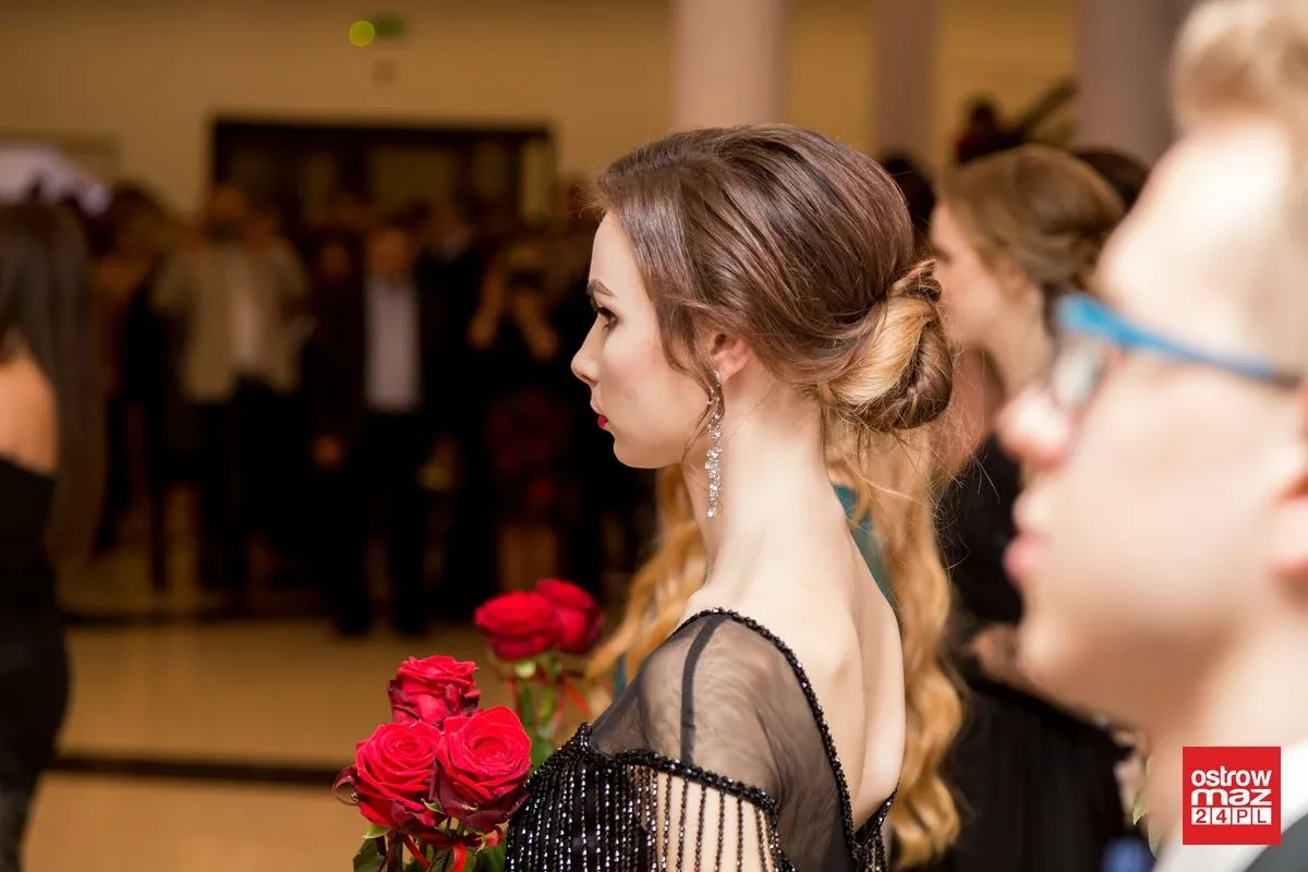 Studniówka LO im. Mikołaja Kopernika w Ostrowi Mazowieckiej (zdjęcia, wideo)
