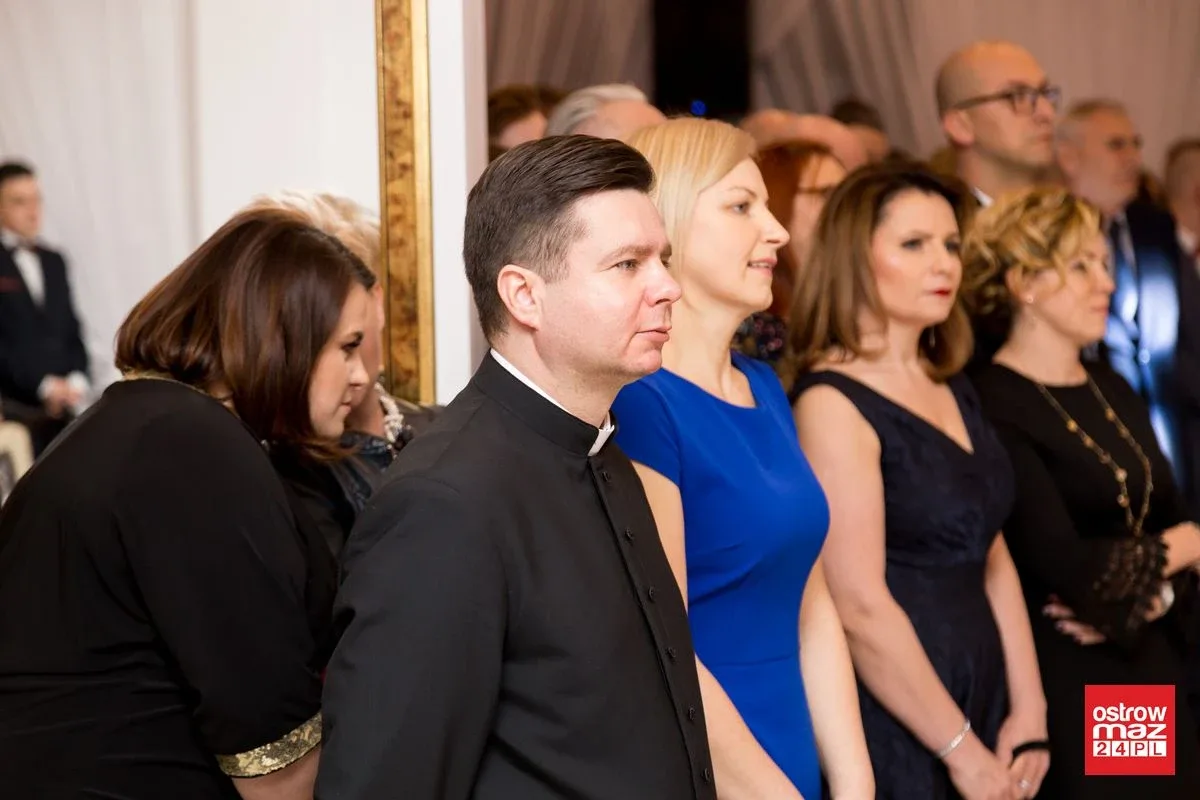 Studniówka LO im. Mikołaja Kopernika w Ostrowi Mazowieckiej (zdjęcia, wideo)