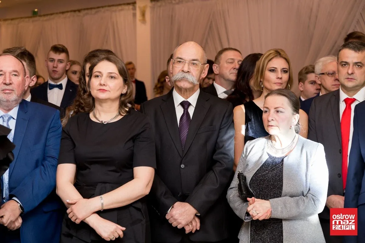 Studniówka LO im. Mikołaja Kopernika w Ostrowi Mazowieckiej (zdjęcia, wideo)