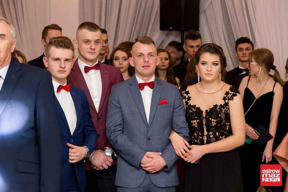 Studniówka LO im. Mikołaja Kopernika w Ostrowi Mazowieckiej (zdjęcia, wideo)