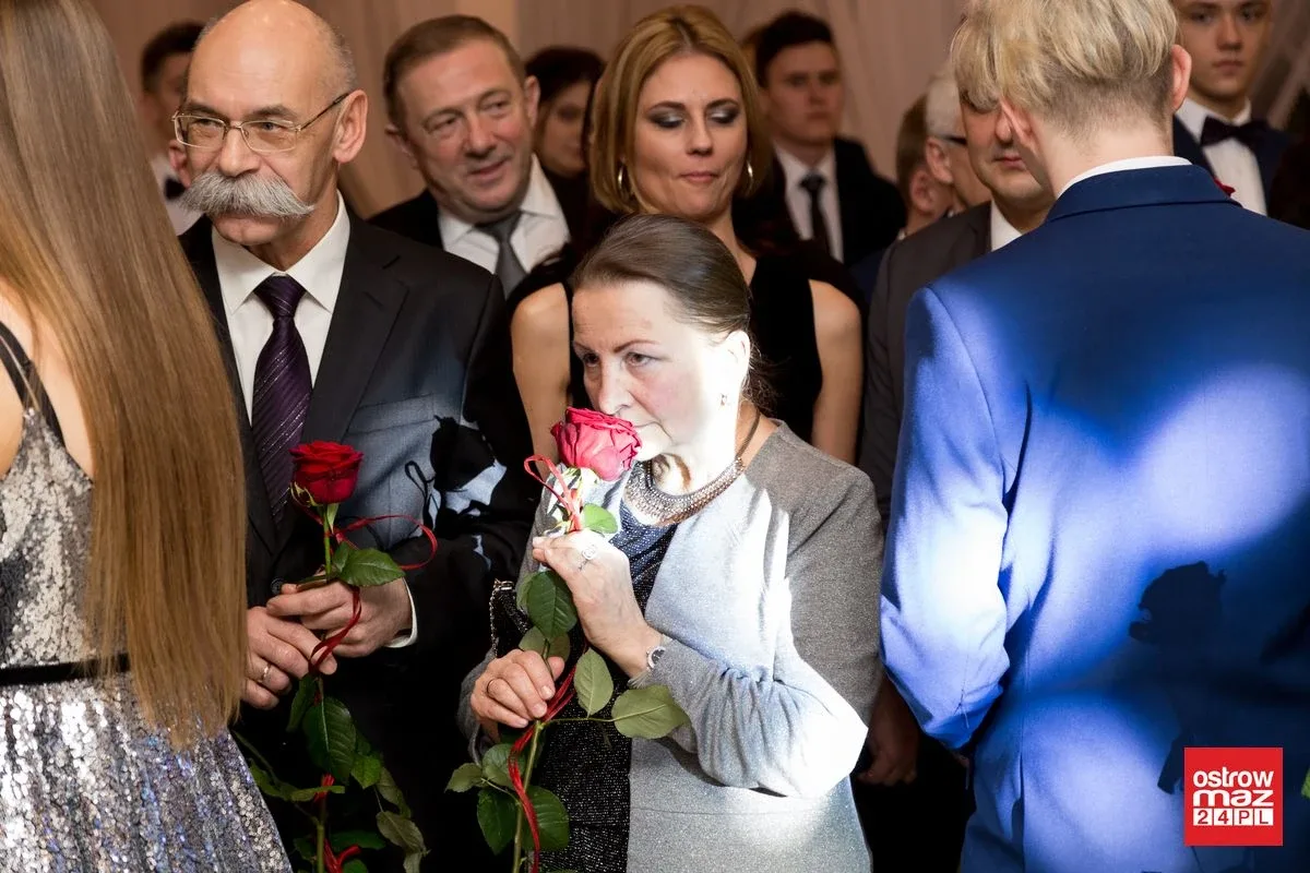 Studniówka LO im. Mikołaja Kopernika w Ostrowi Mazowieckiej (zdjęcia, wideo)