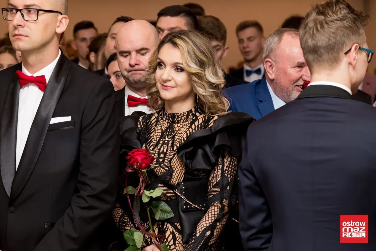 Studniówka LO im. Mikołaja Kopernika w Ostrowi Mazowieckiej (zdjęcia, wideo)