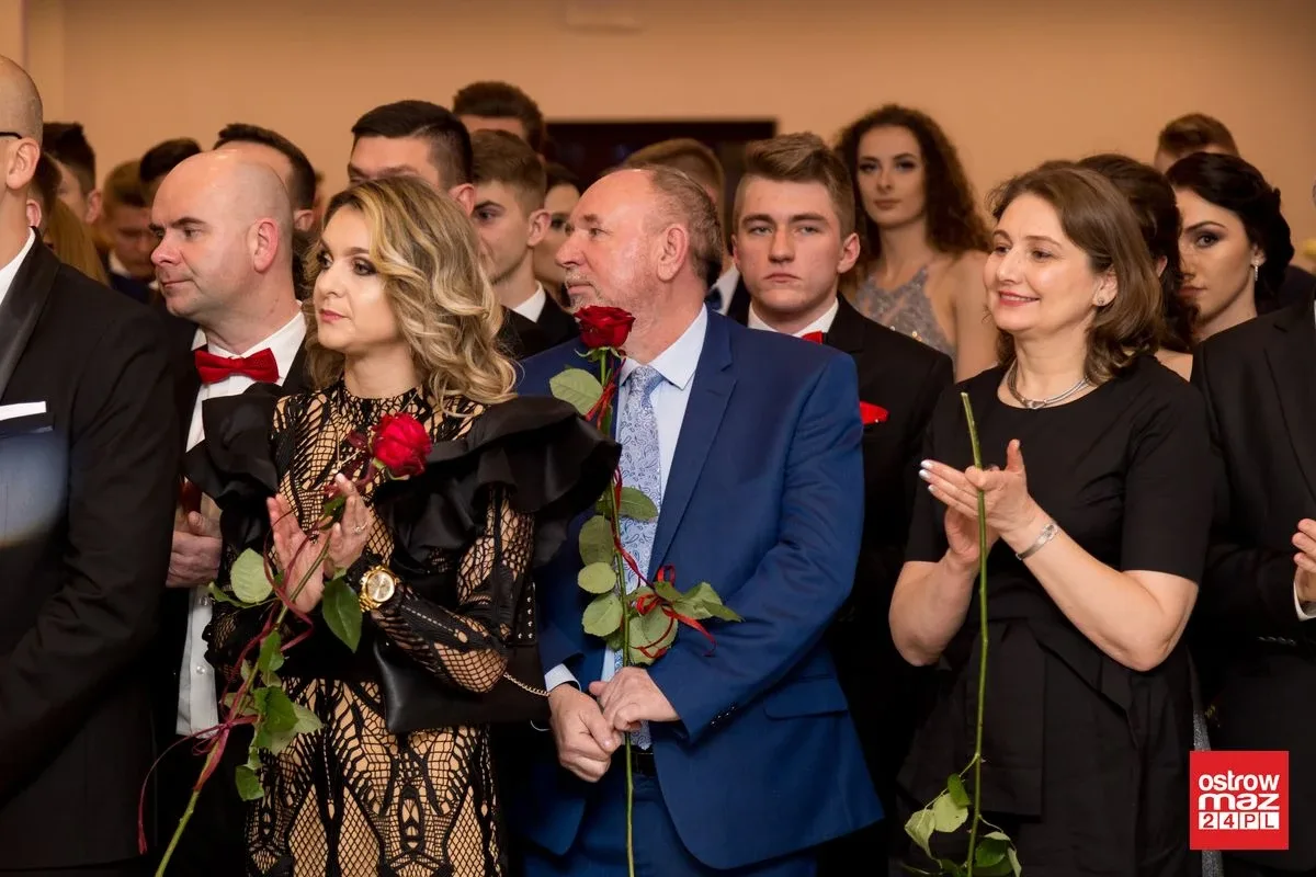 Studniówka LO im. Mikołaja Kopernika w Ostrowi Mazowieckiej (zdjęcia, wideo)