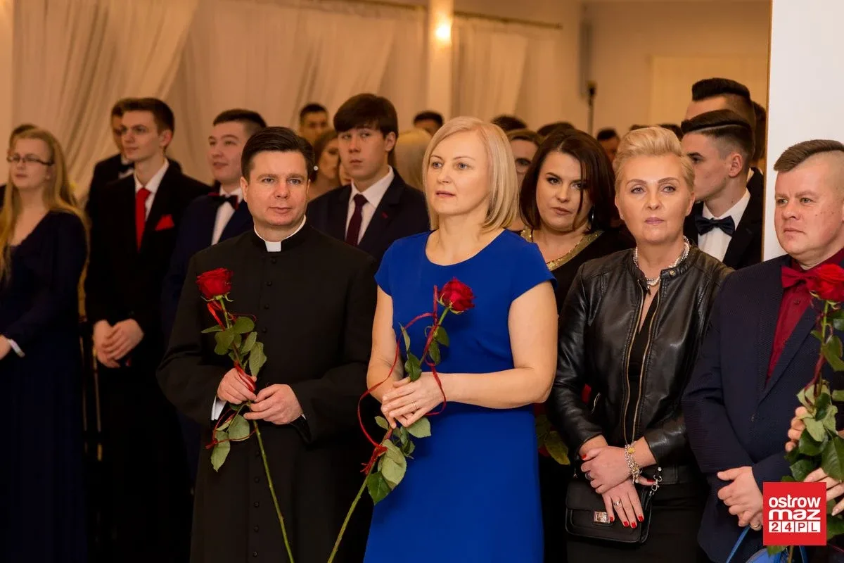 Studniówka LO im. Mikołaja Kopernika w Ostrowi Mazowieckiej (zdjęcia, wideo)