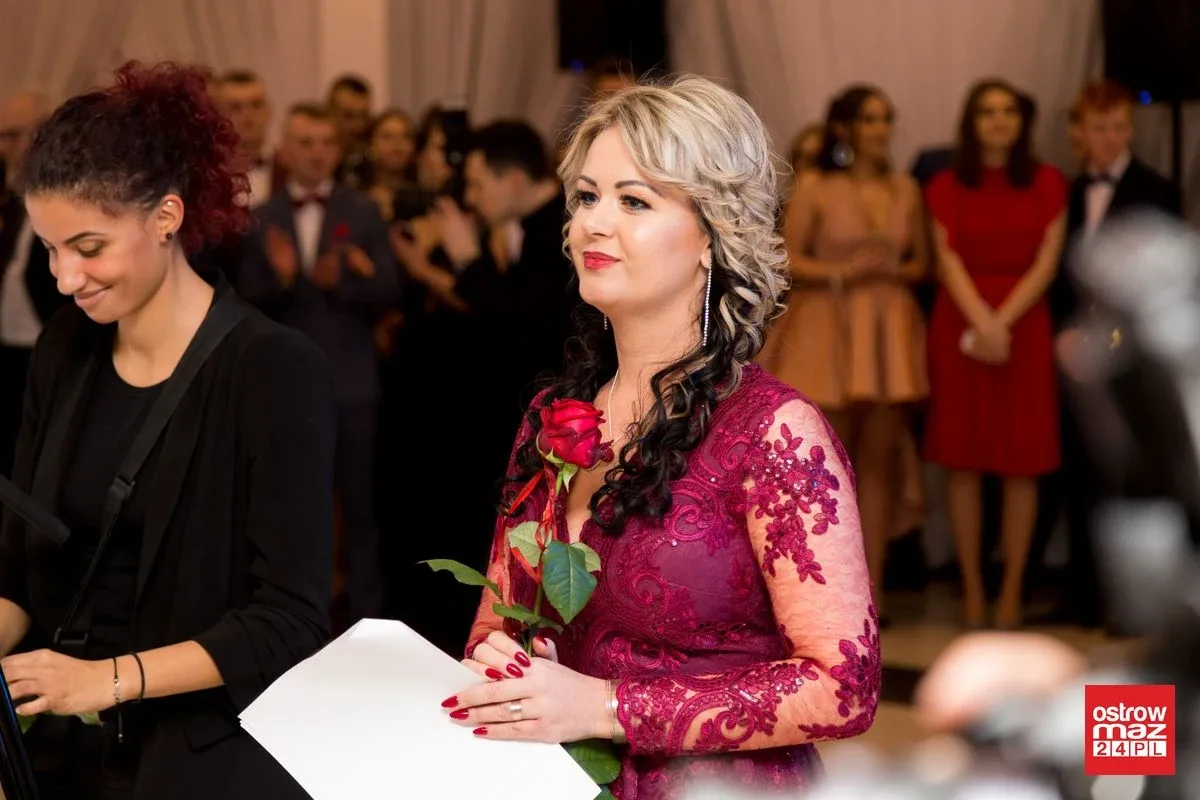 Studniówka LO im. Mikołaja Kopernika w Ostrowi Mazowieckiej (zdjęcia, wideo)