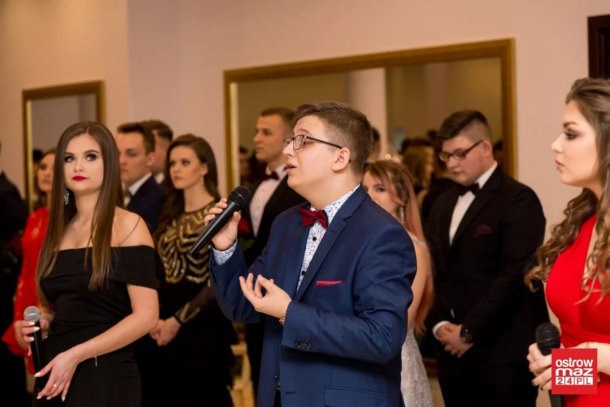 Studniówka LO im. Mikołaja Kopernika w Ostrowi Mazowieckiej (zdjęcia, wideo)