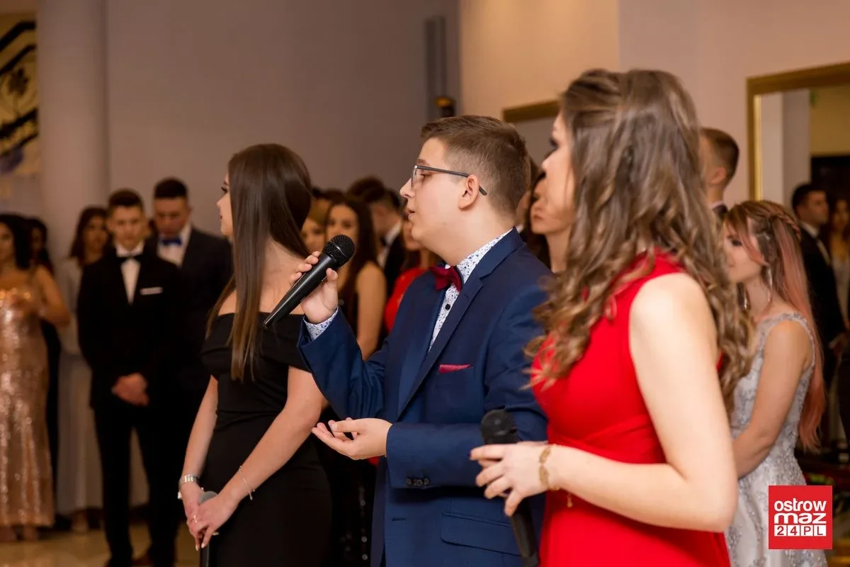 Studniówka LO im. Mikołaja Kopernika w Ostrowi Mazowieckiej (zdjęcia, wideo)