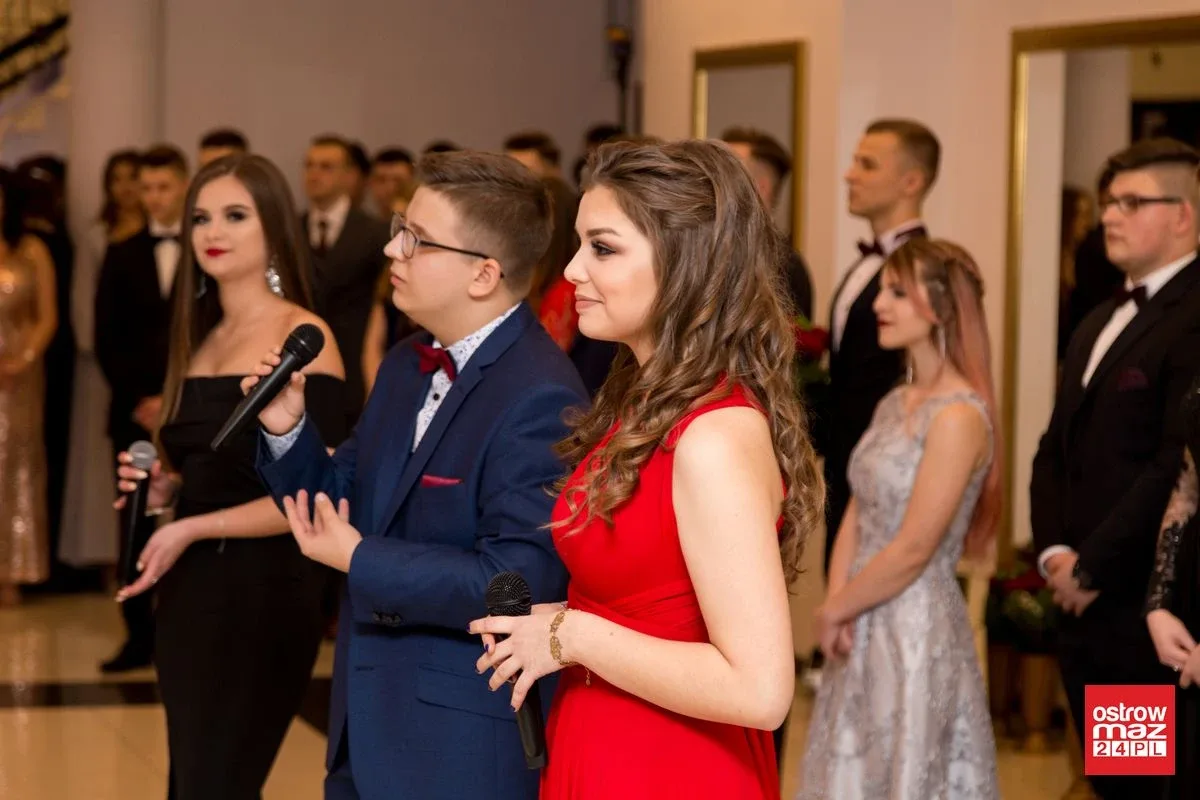 Studniówka LO im. Mikołaja Kopernika w Ostrowi Mazowieckiej (zdjęcia, wideo)