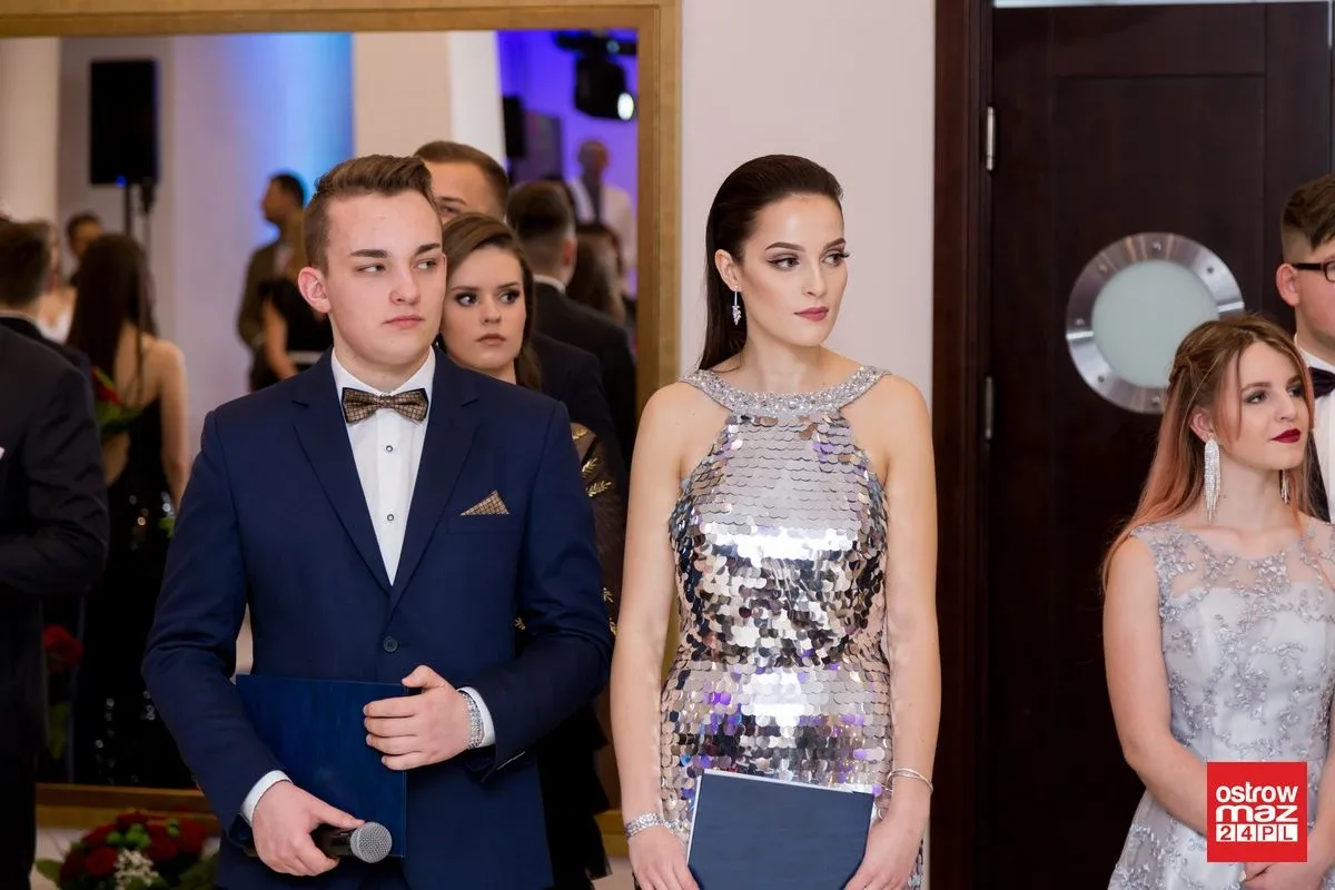 Studniówka LO im. Mikołaja Kopernika w Ostrowi Mazowieckiej (zdjęcia, wideo)