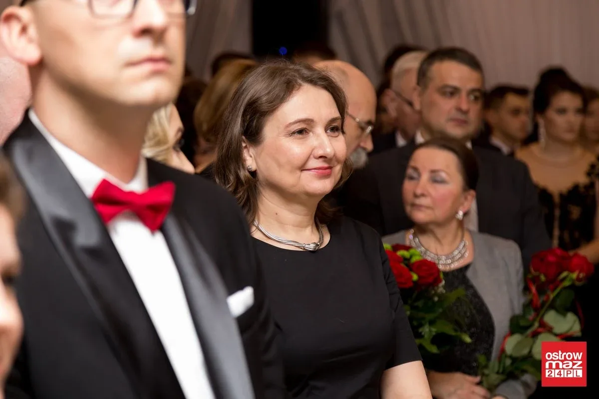 Studniówka LO im. Mikołaja Kopernika w Ostrowi Mazowieckiej (zdjęcia, wideo)
