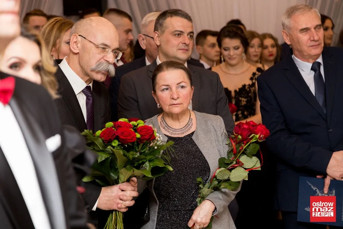 Studniówka LO im. Mikołaja Kopernika w Ostrowi Mazowieckiej (zdjęcia, wideo)
