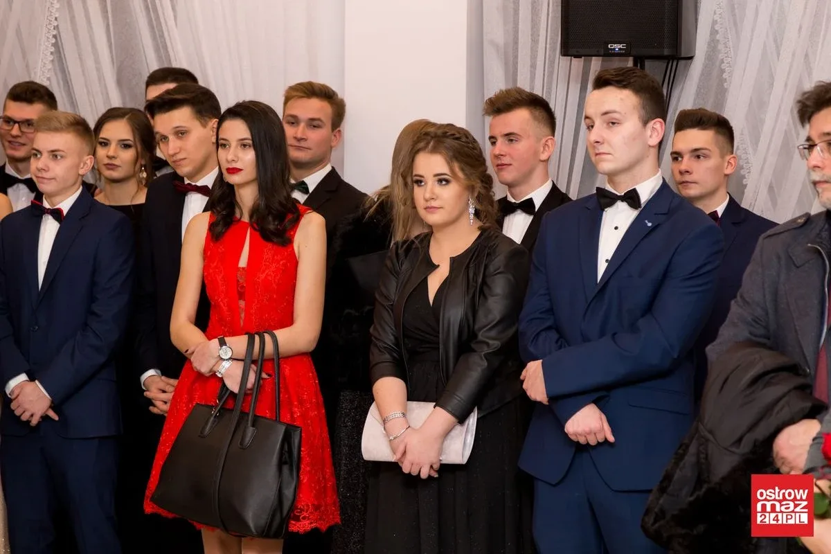 Studniówka LO im. Mikołaja Kopernika w Ostrowi Mazowieckiej (zdjęcia, wideo)