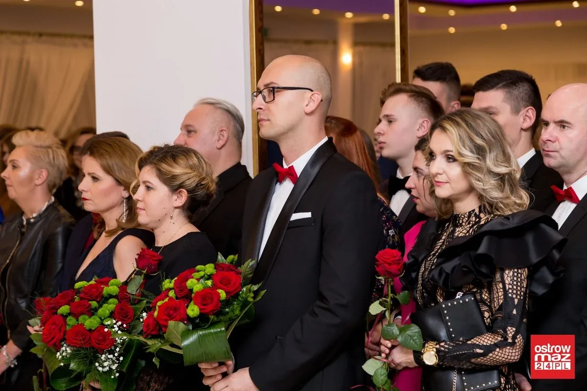Studniówka LO im. Mikołaja Kopernika w Ostrowi Mazowieckiej (zdjęcia, wideo)