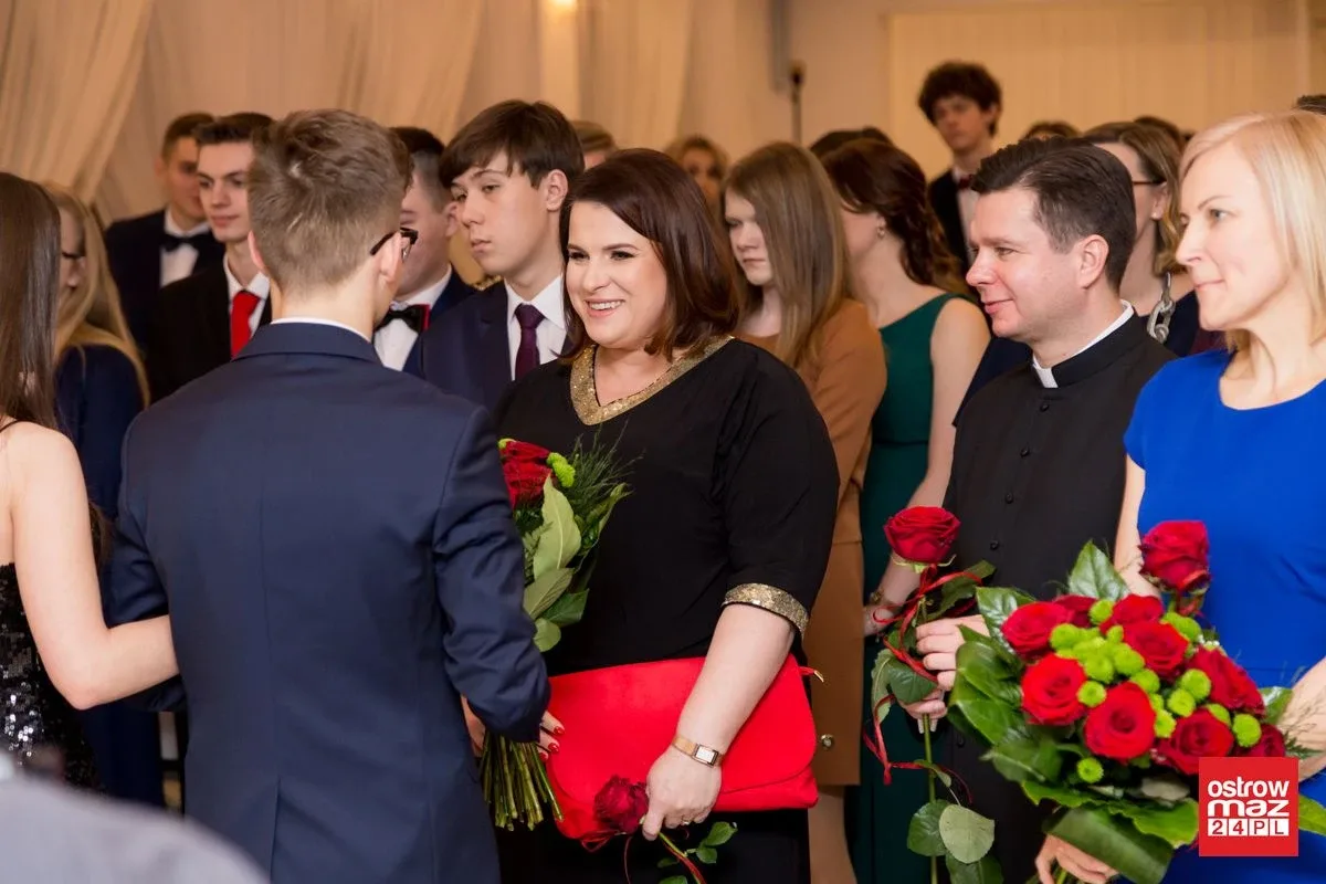 Studniówka LO im. Mikołaja Kopernika w Ostrowi Mazowieckiej (zdjęcia, wideo)