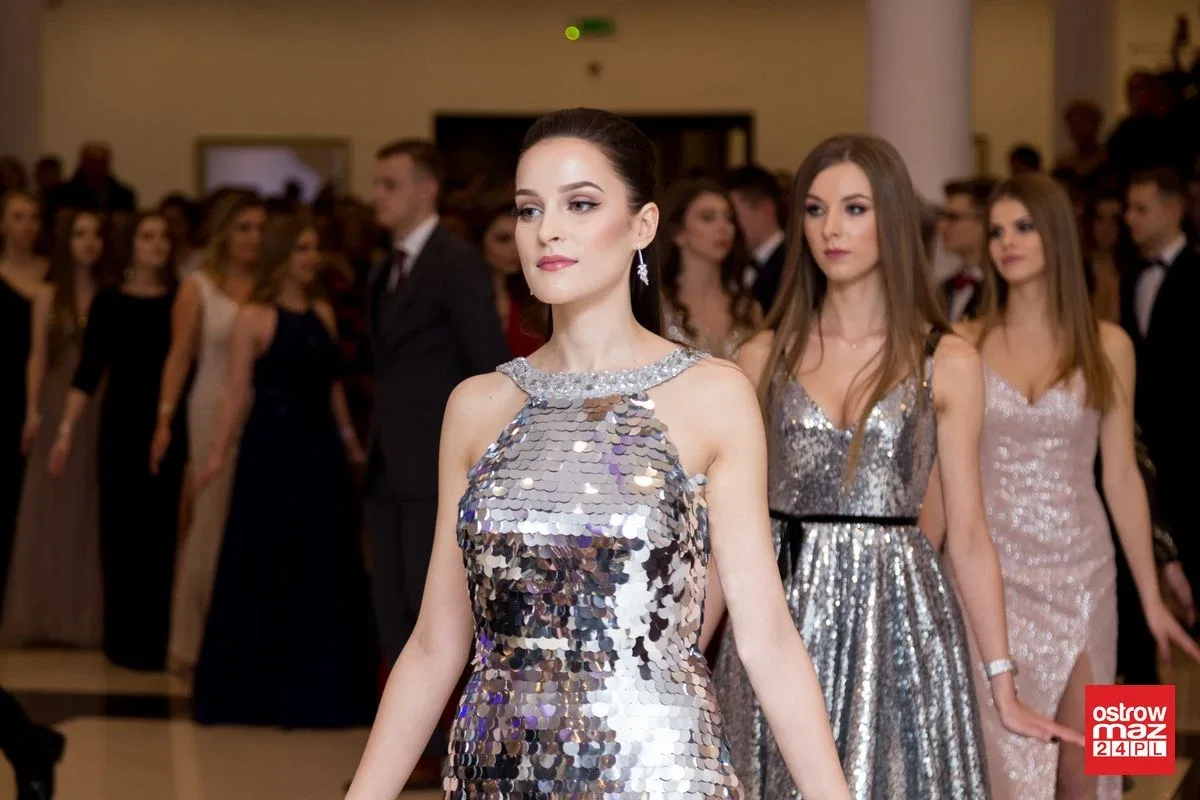 Studniówka LO im. Mikołaja Kopernika w Ostrowi Mazowieckiej (zdjęcia, wideo)