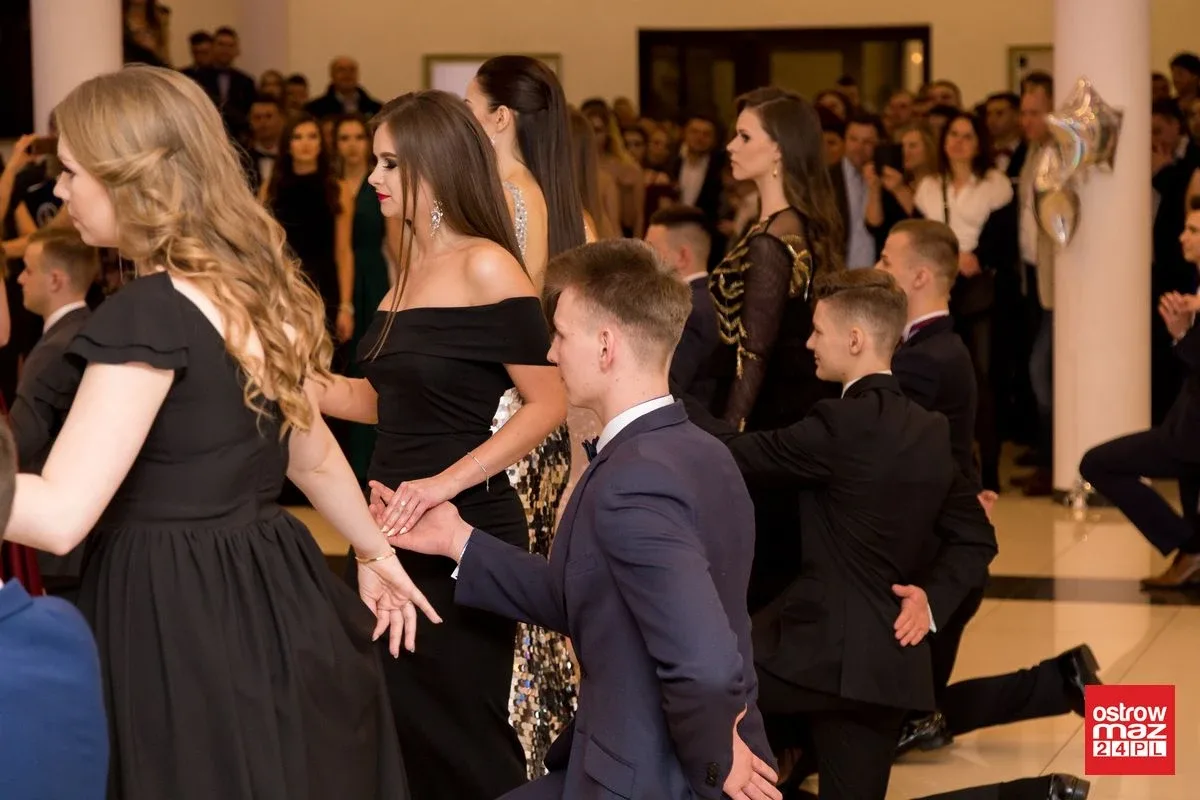 Studniówka LO im. Mikołaja Kopernika w Ostrowi Mazowieckiej (zdjęcia, wideo)