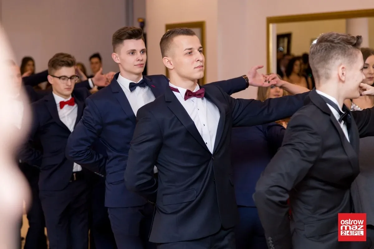 Studniówka LO im. Mikołaja Kopernika w Ostrowi Mazowieckiej (zdjęcia, wideo)