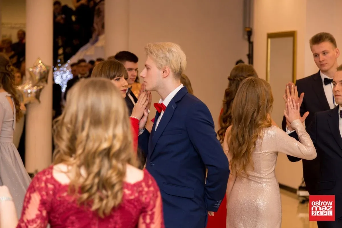 Studniówka LO im. Mikołaja Kopernika w Ostrowi Mazowieckiej (zdjęcia, wideo)