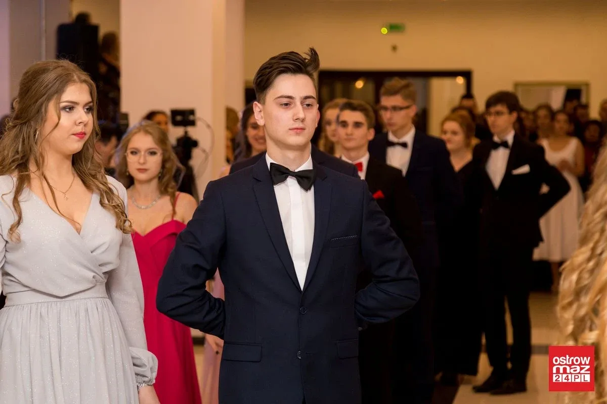 Studniówka LO im. Mikołaja Kopernika w Ostrowi Mazowieckiej (zdjęcia, wideo)