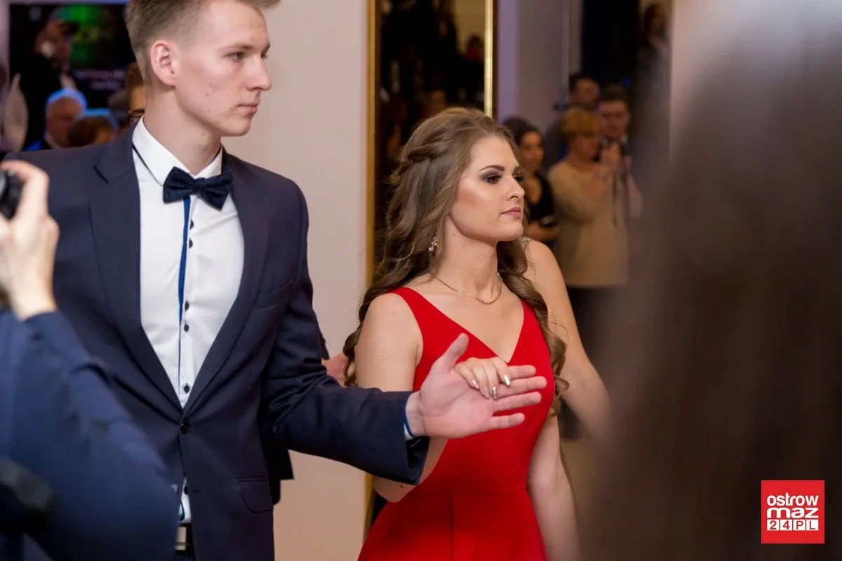 Studniówka LO im. Mikołaja Kopernika w Ostrowi Mazowieckiej (zdjęcia, wideo)