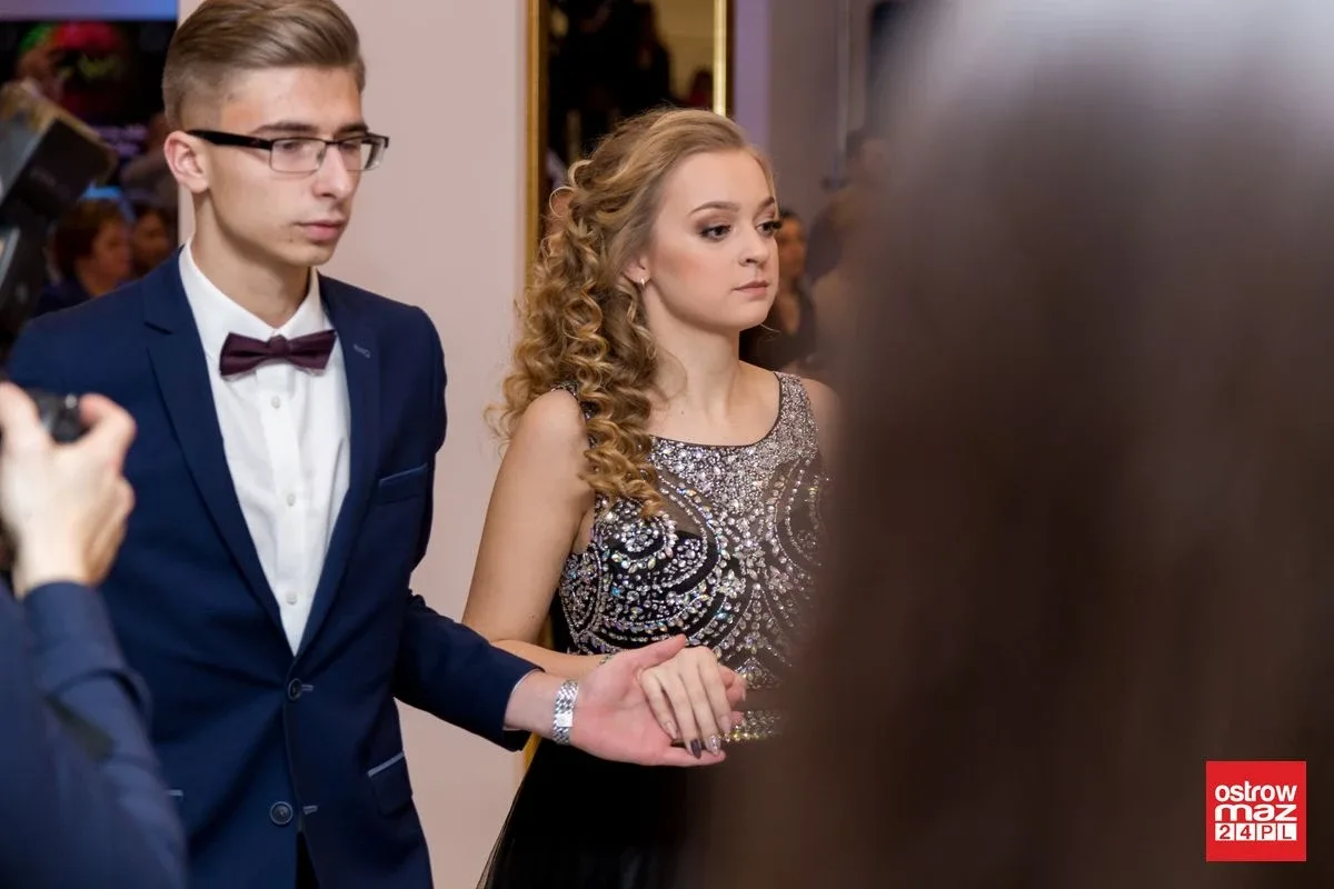 Studniówka LO im. Mikołaja Kopernika w Ostrowi Mazowieckiej (zdjęcia, wideo)