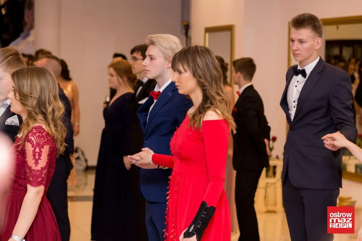 Studniówka LO im. Mikołaja Kopernika w Ostrowi Mazowieckiej (zdjęcia, wideo)
