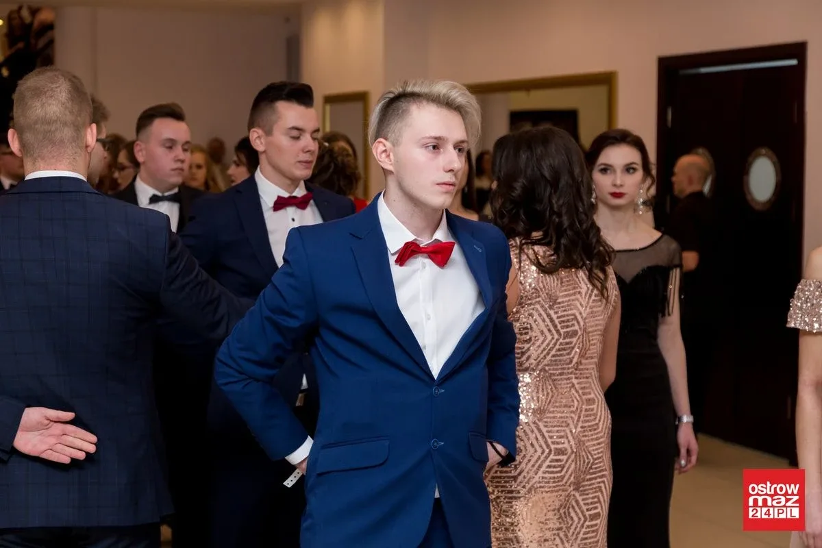 Studniówka LO im. Mikołaja Kopernika w Ostrowi Mazowieckiej (zdjęcia, wideo)