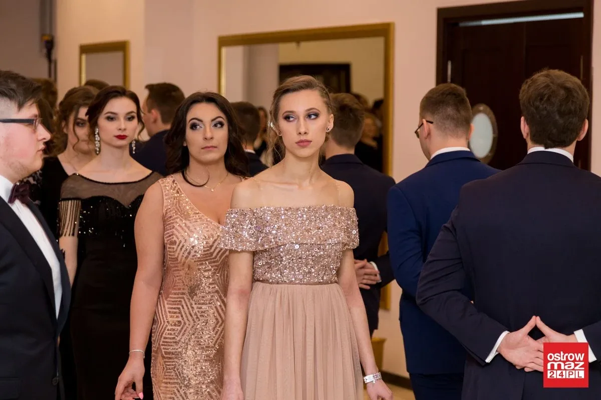 Studniówka LO im. Mikołaja Kopernika w Ostrowi Mazowieckiej (zdjęcia, wideo)