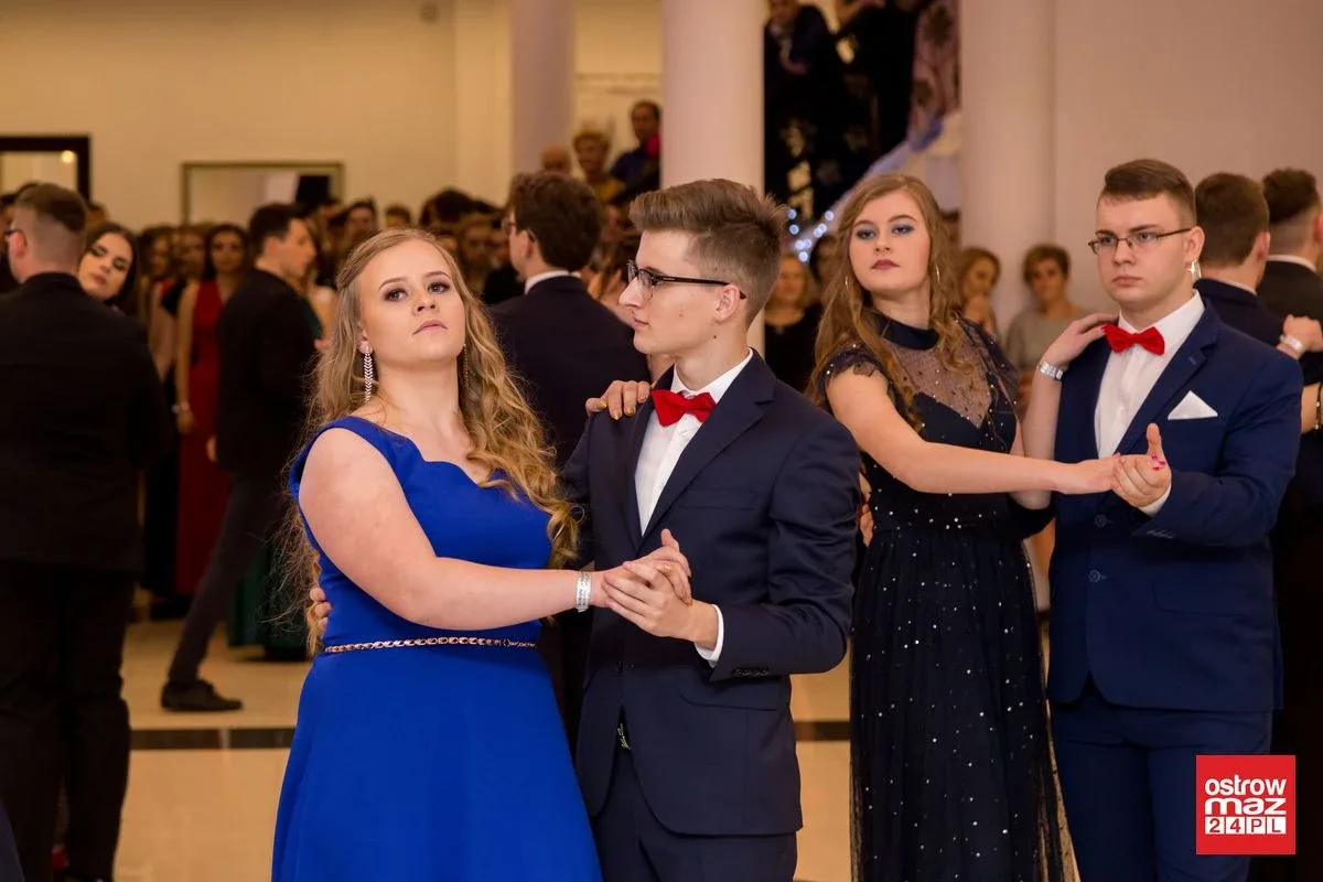 Studniówka LO im. Mikołaja Kopernika w Ostrowi Mazowieckiej (zdjęcia, wideo)