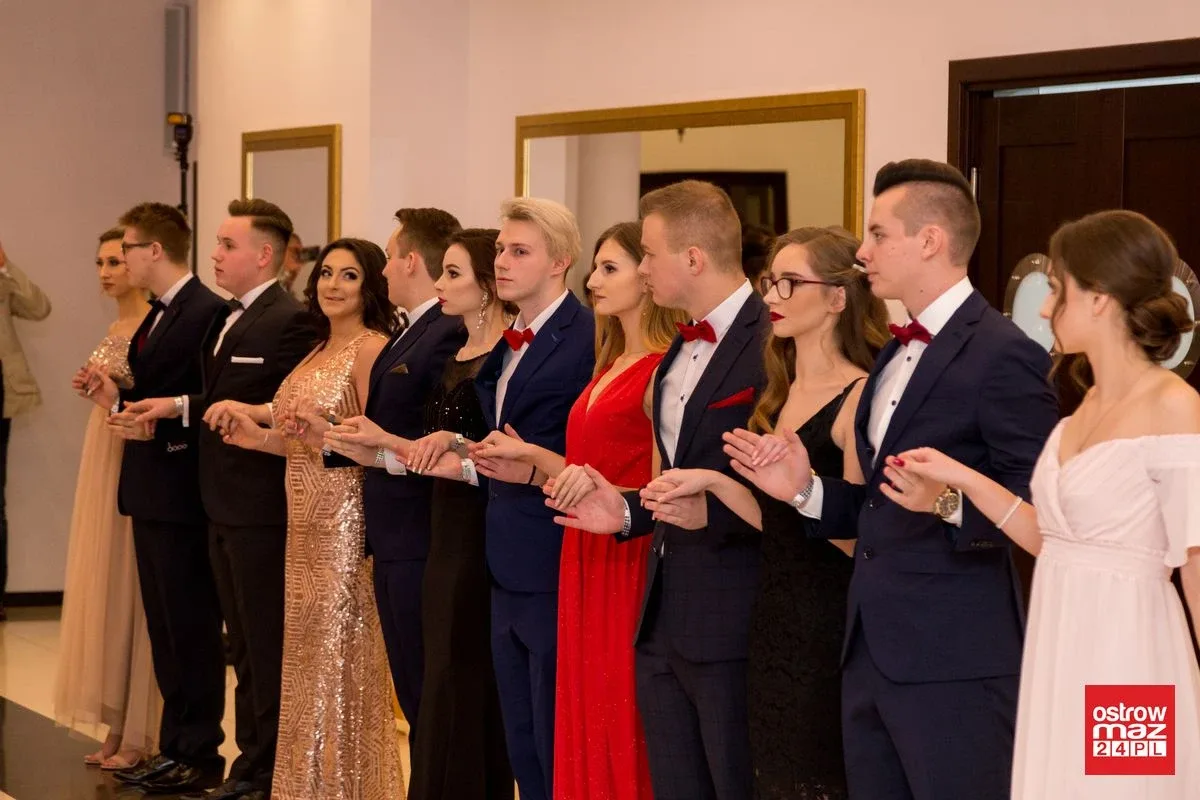 Studniówka LO im. Mikołaja Kopernika w Ostrowi Mazowieckiej (zdjęcia, wideo)