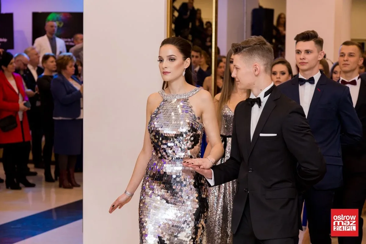 Studniówka LO im. Mikołaja Kopernika w Ostrowi Mazowieckiej (zdjęcia, wideo)