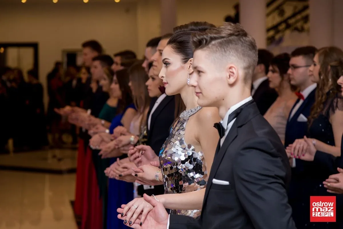 Studniówka LO im. Mikołaja Kopernika w Ostrowi Mazowieckiej (zdjęcia, wideo)