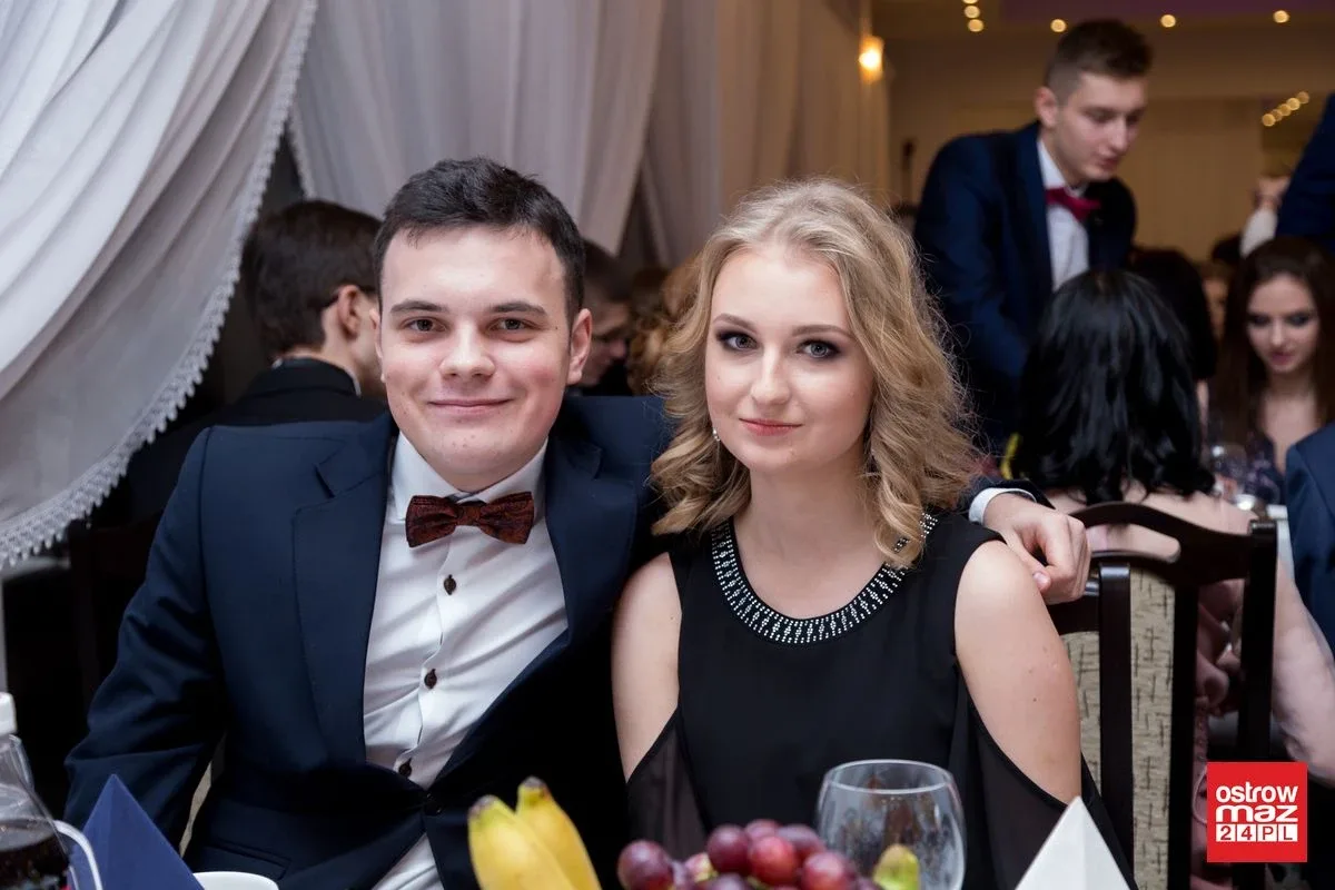 Studniówka LO im. Mikołaja Kopernika w Ostrowi Mazowieckiej (zdjęcia, wideo)