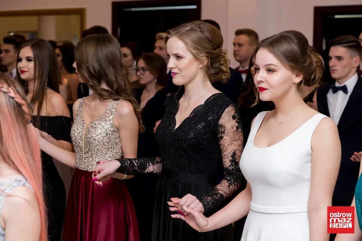 Studniówka LO im. Mikołaja Kopernika w Ostrowi Mazowieckiej (zdjęcia, wideo)