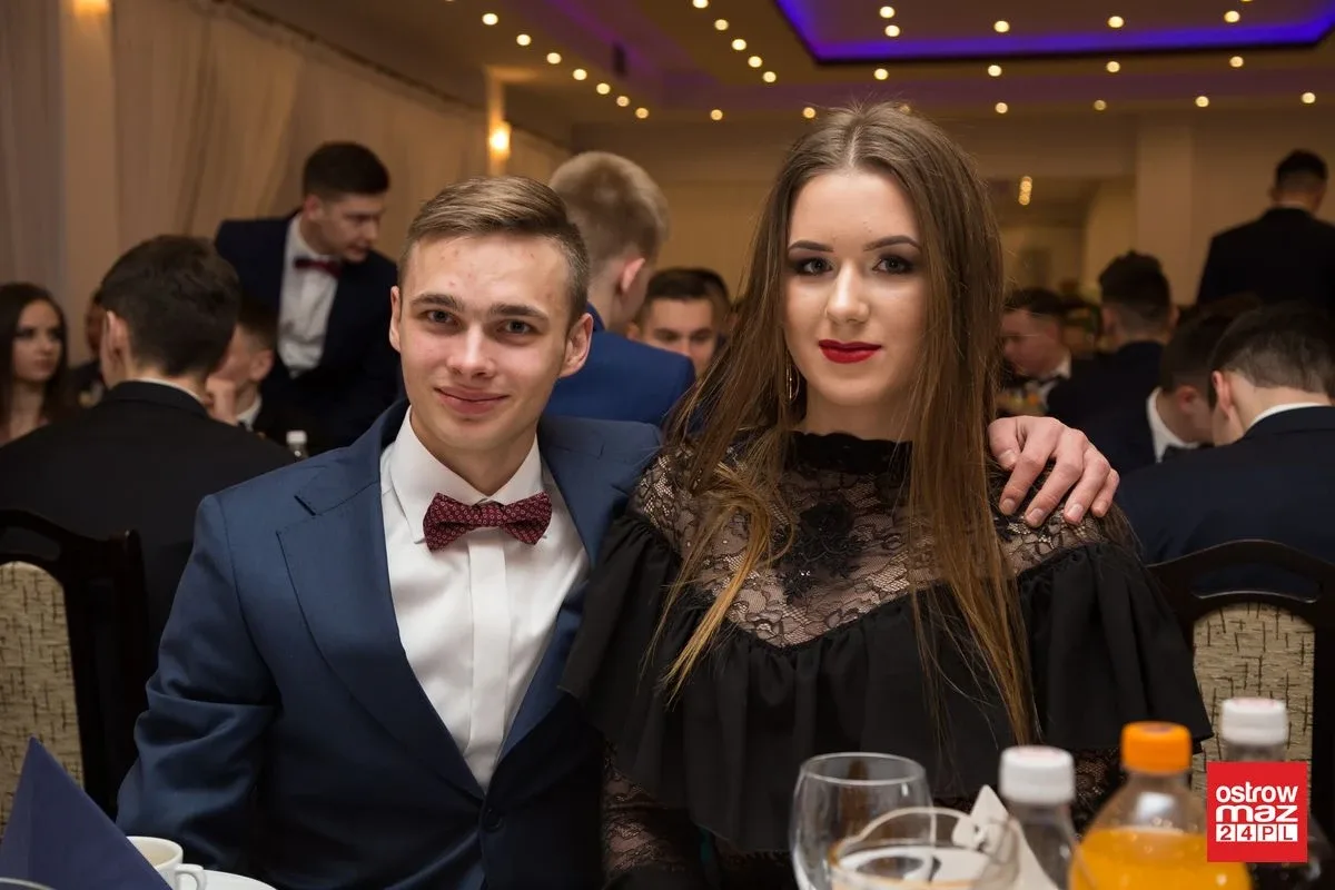Studniówka LO im. Mikołaja Kopernika w Ostrowi Mazowieckiej (zdjęcia, wideo)