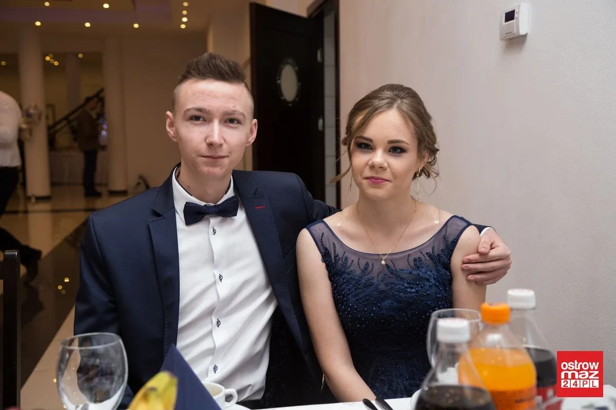 Studniówka LO im. Mikołaja Kopernika w Ostrowi Mazowieckiej (zdjęcia, wideo)