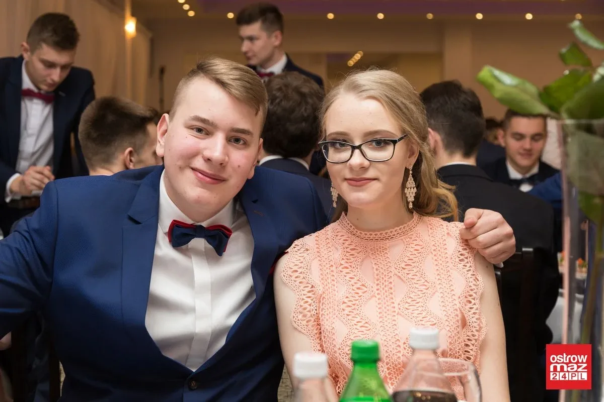Studniówka LO im. Mikołaja Kopernika w Ostrowi Mazowieckiej (zdjęcia, wideo)