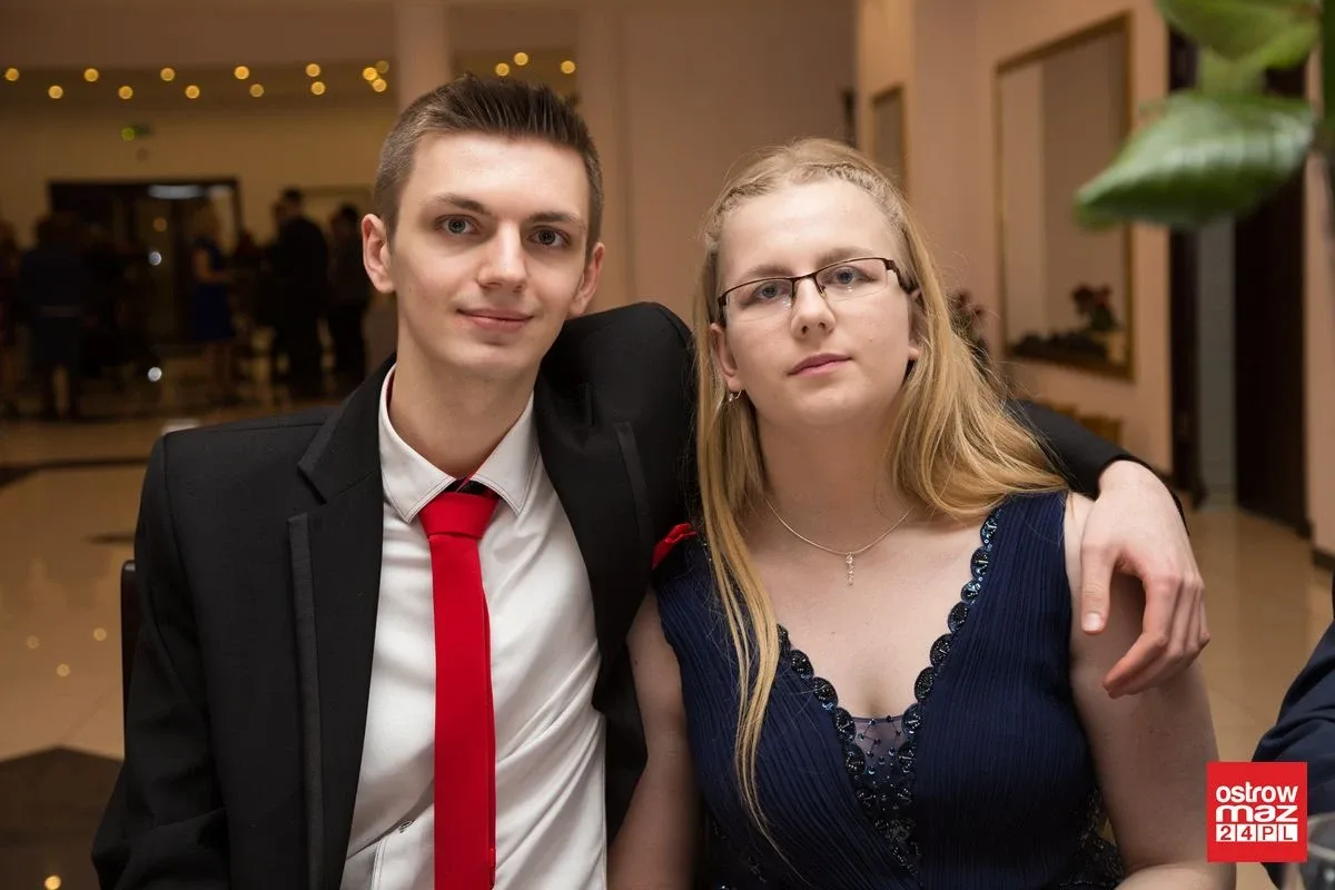 Studniówka LO im. Mikołaja Kopernika w Ostrowi Mazowieckiej (zdjęcia, wideo)