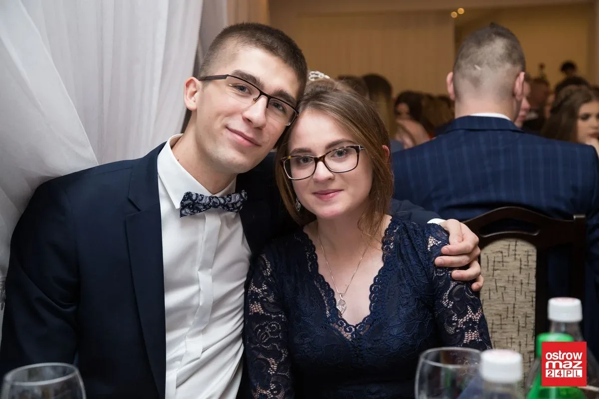 Studniówka LO im. Mikołaja Kopernika w Ostrowi Mazowieckiej (zdjęcia, wideo)