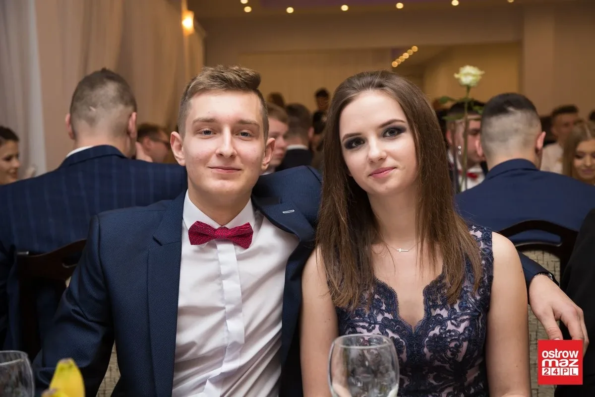 Studniówka LO im. Mikołaja Kopernika w Ostrowi Mazowieckiej (zdjęcia, wideo)