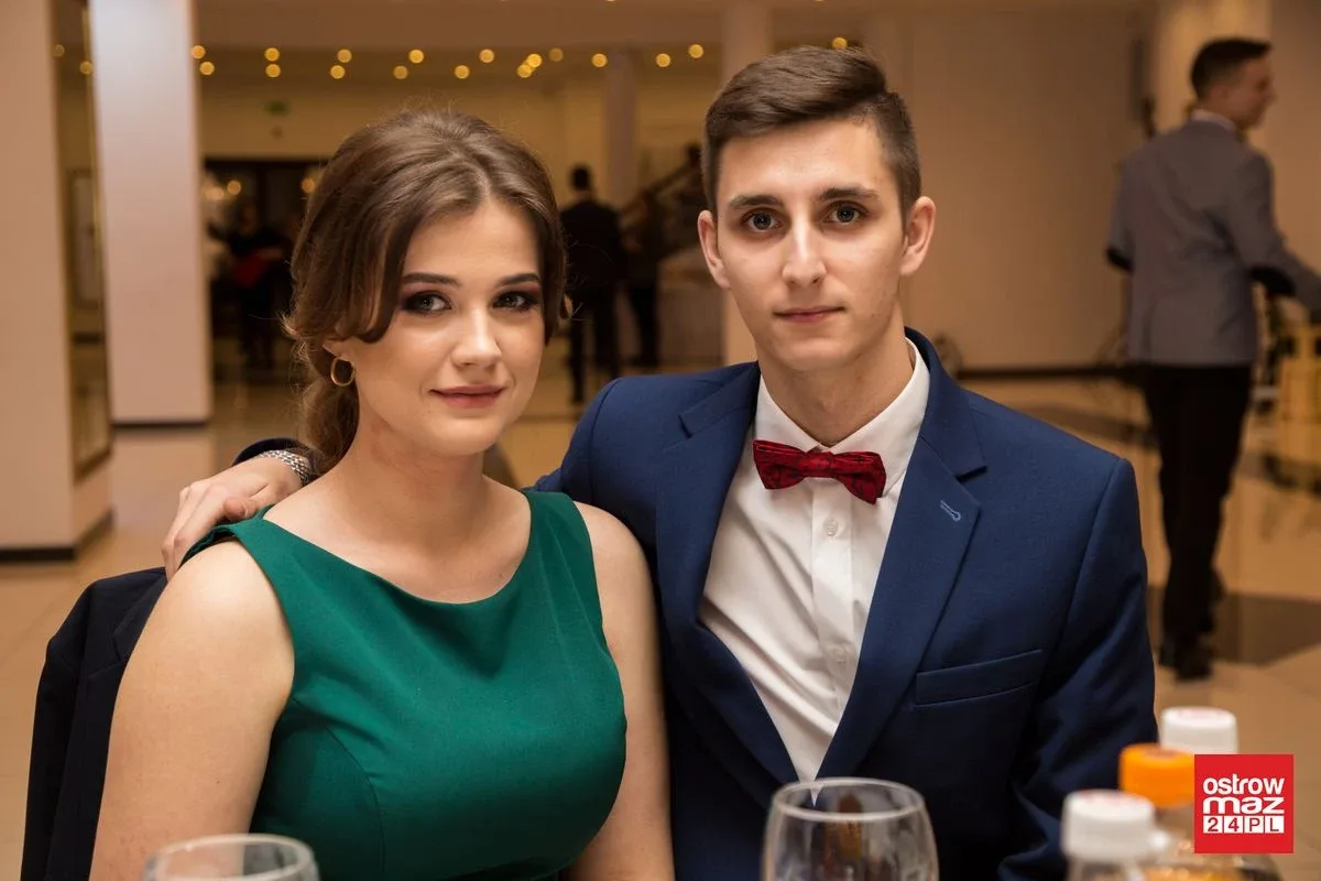 Studniówka LO im. Mikołaja Kopernika w Ostrowi Mazowieckiej (zdjęcia, wideo)