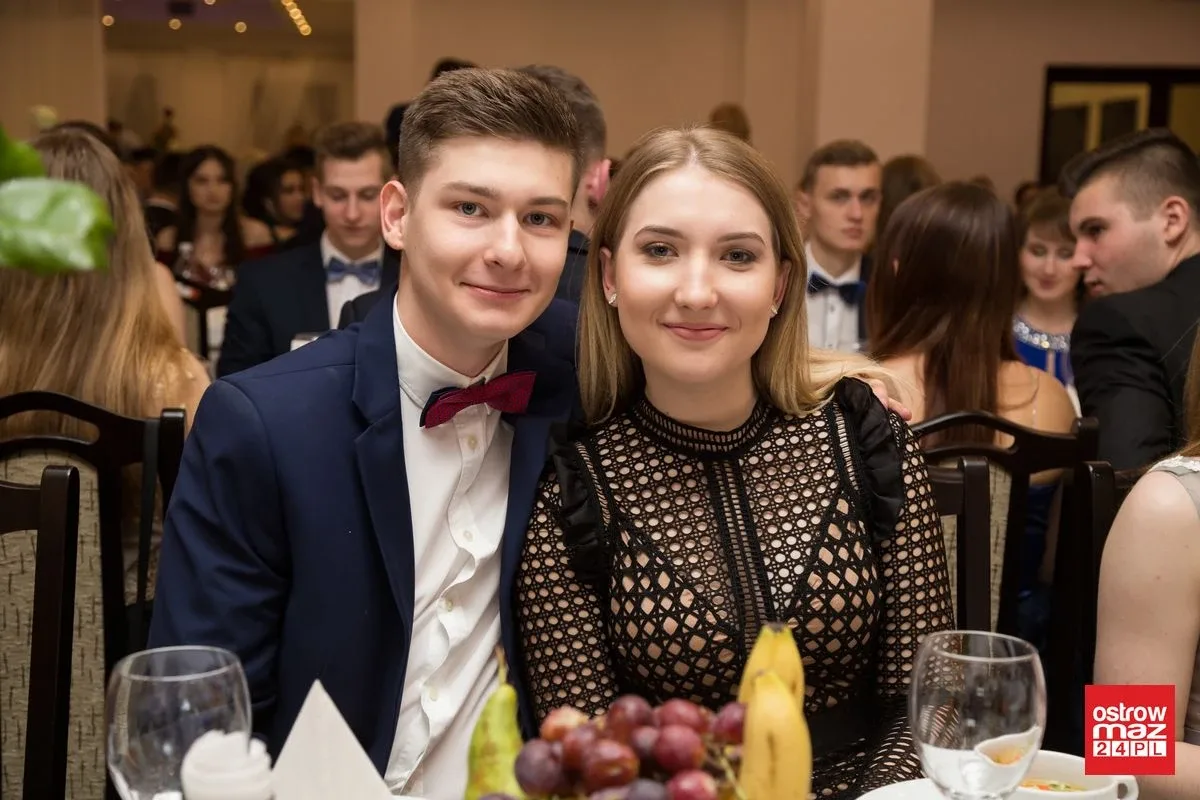 Studniówka LO im. Mikołaja Kopernika w Ostrowi Mazowieckiej (zdjęcia, wideo)