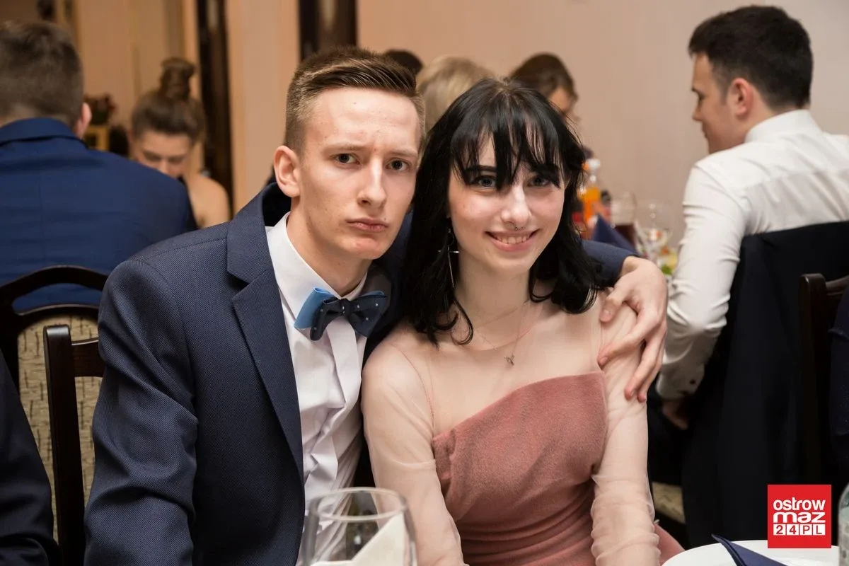 Studniówka LO im. Mikołaja Kopernika w Ostrowi Mazowieckiej (zdjęcia, wideo)