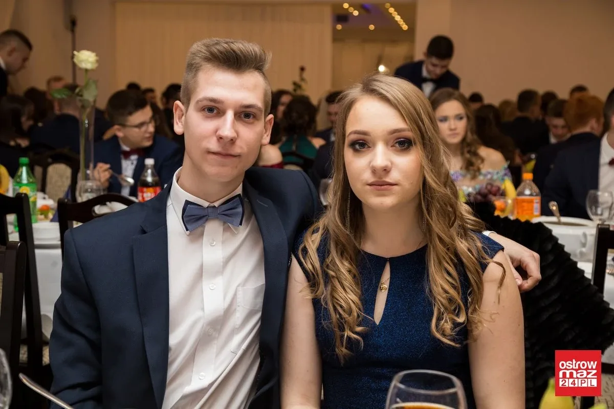 Studniówka LO im. Mikołaja Kopernika w Ostrowi Mazowieckiej (zdjęcia, wideo)