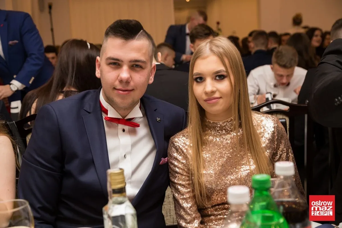 Studniówka LO im. Mikołaja Kopernika w Ostrowi Mazowieckiej (zdjęcia, wideo)
