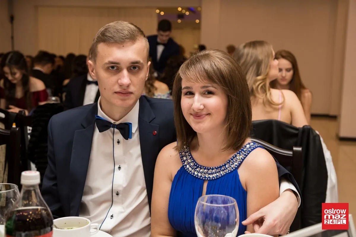 Studniówka LO im. Mikołaja Kopernika w Ostrowi Mazowieckiej (zdjęcia, wideo)