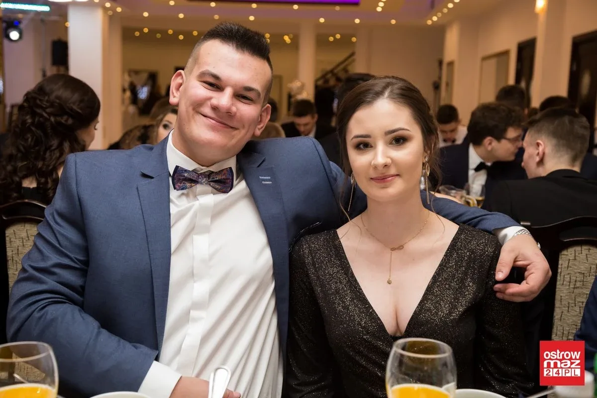 Studniówka LO im. Mikołaja Kopernika w Ostrowi Mazowieckiej (zdjęcia, wideo)