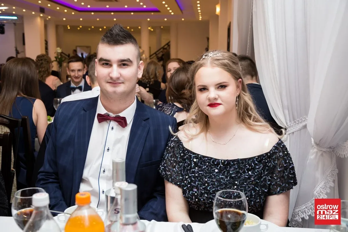 Studniówka LO im. Mikołaja Kopernika w Ostrowi Mazowieckiej (zdjęcia, wideo)