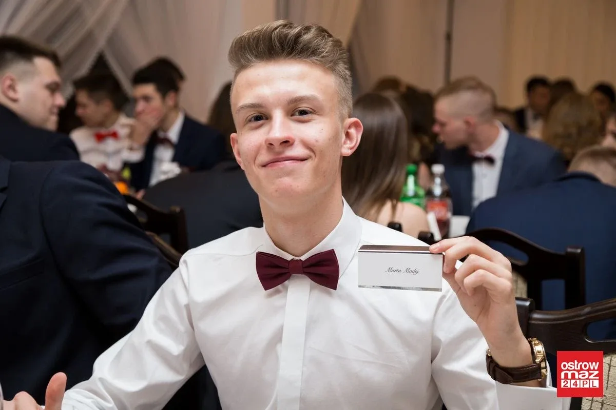 Studniówka LO im. Mikołaja Kopernika w Ostrowi Mazowieckiej (zdjęcia, wideo)