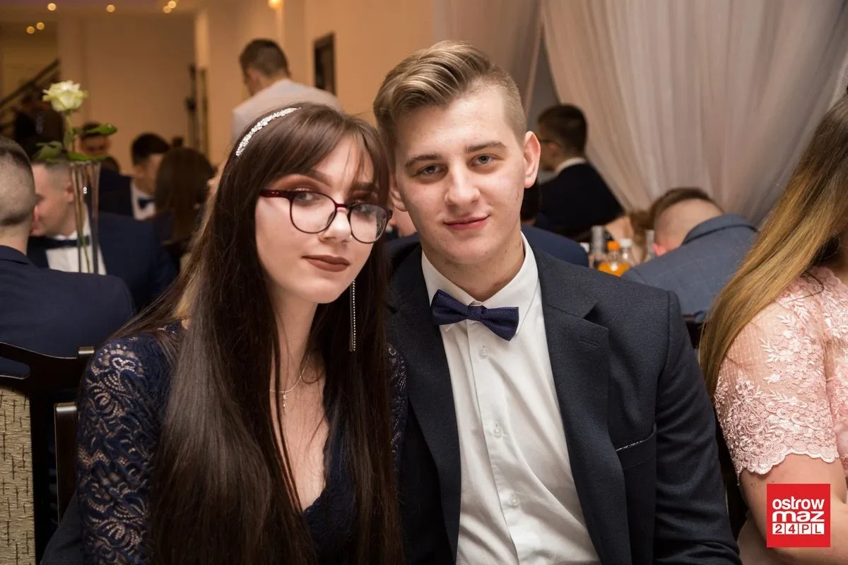 Studniówka LO im. Mikołaja Kopernika w Ostrowi Mazowieckiej (zdjęcia, wideo)